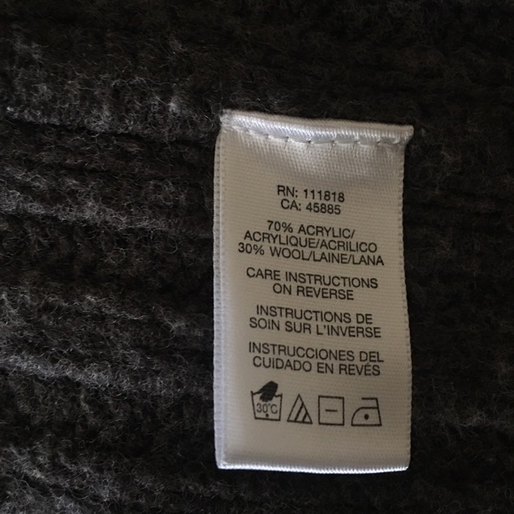 Michael Kors Short Sleeve Buttoned Sweater - Picture 5 of 5